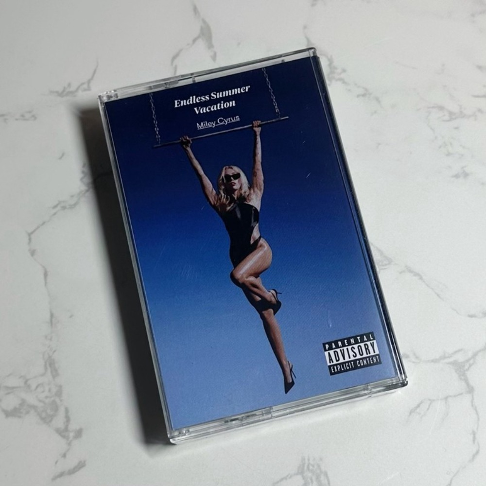 Miley Cyrus Cassette Tape | En - Audio To Music のレビューと価格