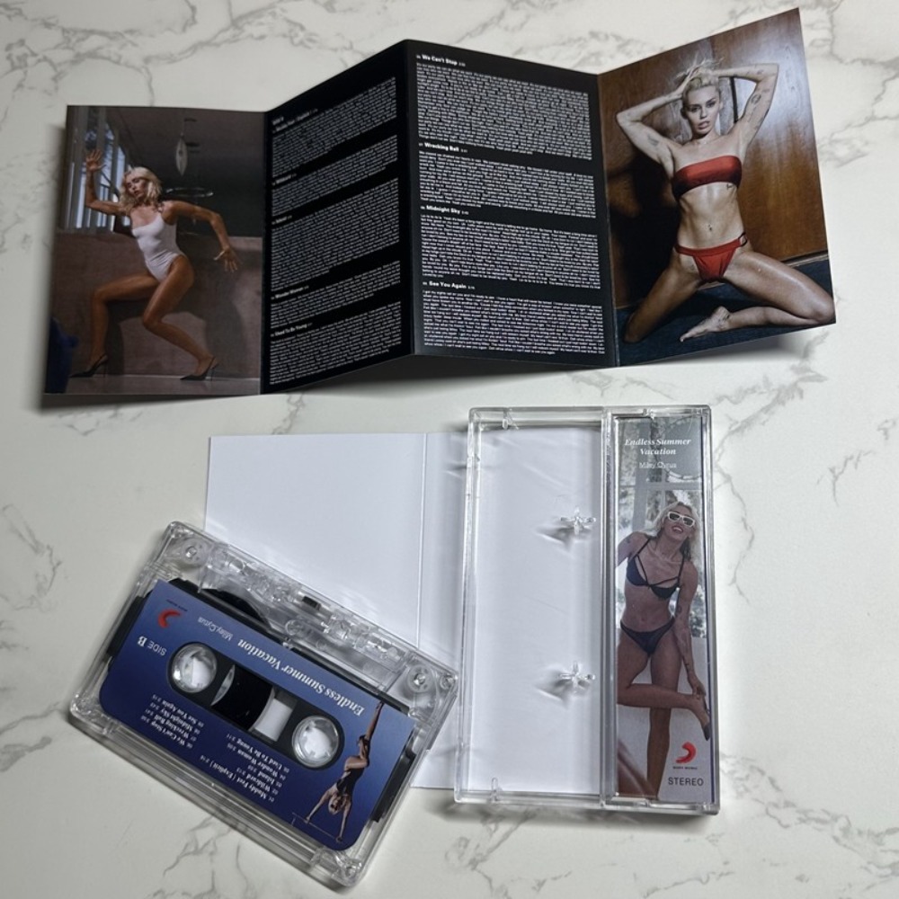 Miley Cyrus Cassette Tape | En - Audio To Music のレビューと価格